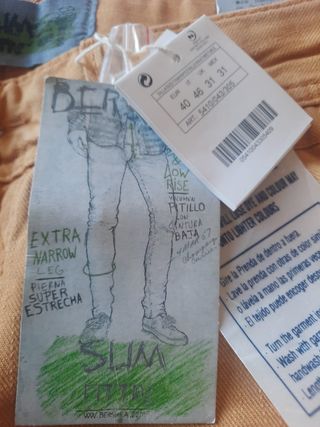 Pantalón mostaza Slim Fit, 42 Bershka
