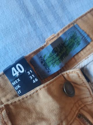 Pantalón mostaza Slim Fit, 42 Bershka