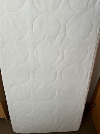 Colchón cuna Jättetrött y protector Ikea