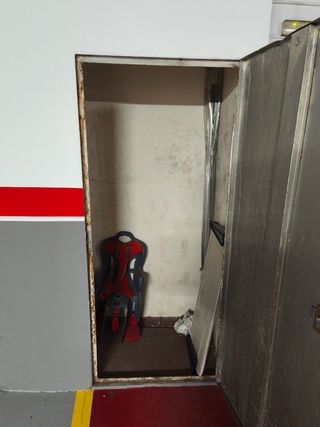 Plaza parking + trastero