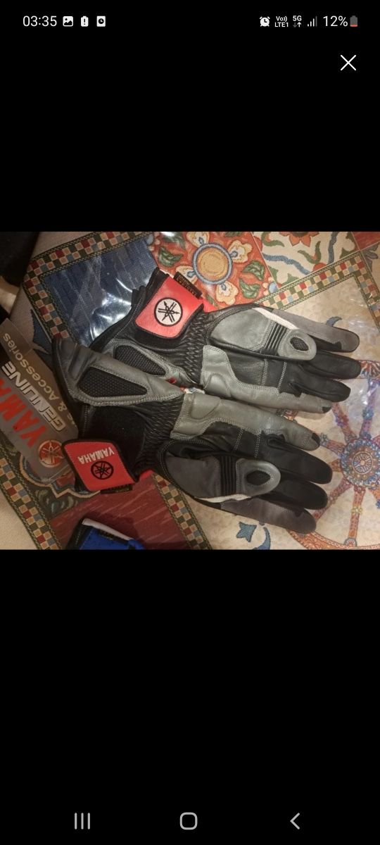 Guanti Yamaha in pelle con protezione nocche