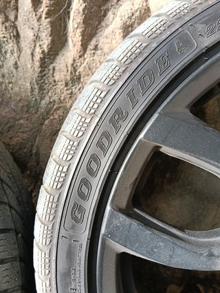 Llantas mas neumáticos
