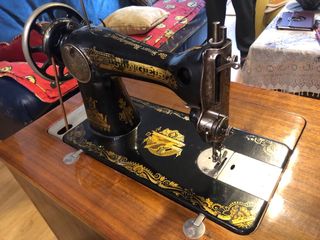 Maquina de coser SINGER