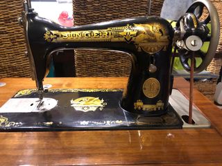 Maquina de coser SINGER