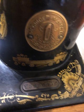 Maquina de coser SINGER