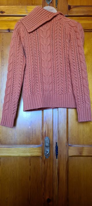 Jersey naranja de cuello vuelto