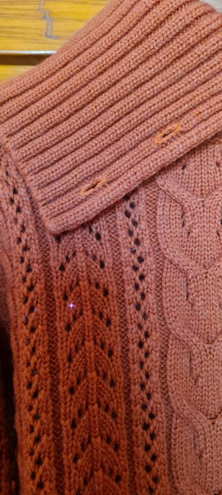 Jersey naranja de cuello vuelto