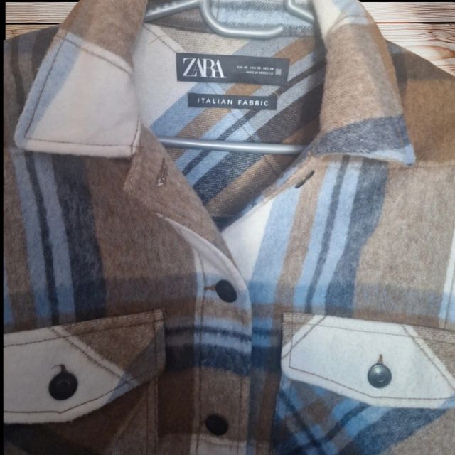 Chaqueta sobrecamisa zara talla xs