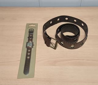 Reloj y cinturón marca Stradivarius 