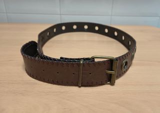 Reloj y cinturón marca Stradivarius 