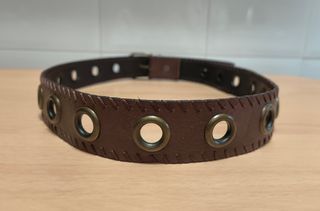 Reloj y cinturón marca Stradivarius 