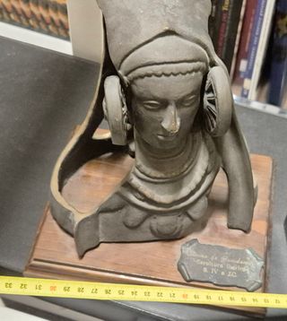 Escultura Dama de Guardamar  en bronce