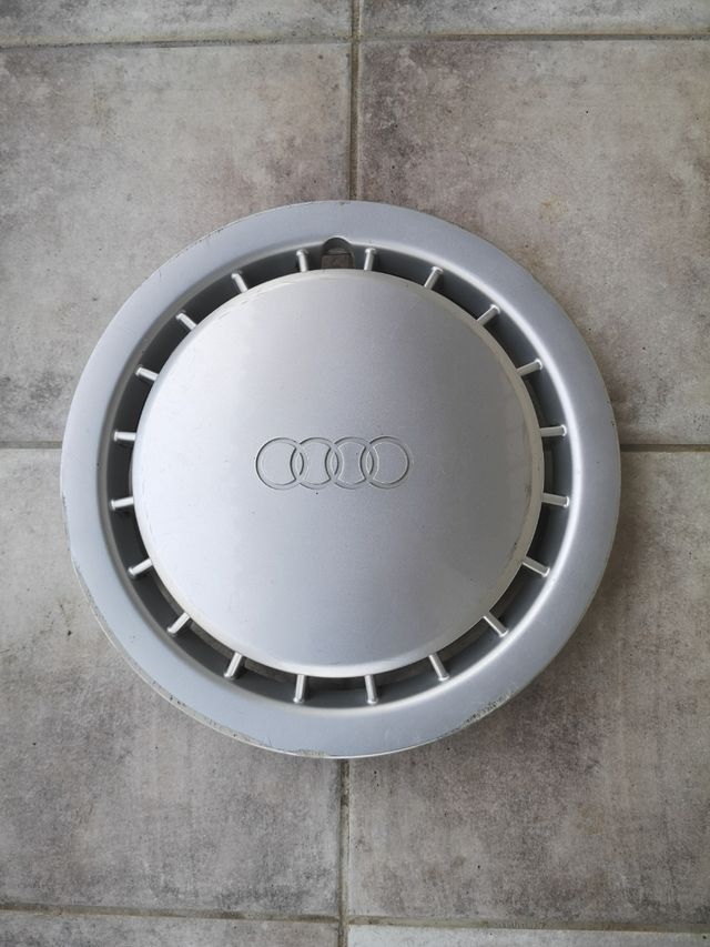 Tapacubos audi 80