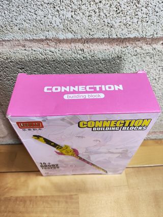 Espada rosa y amarilla de bloques - 790 piezas