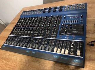 Mesa de mezclas Samson MDR16 - 16 canales