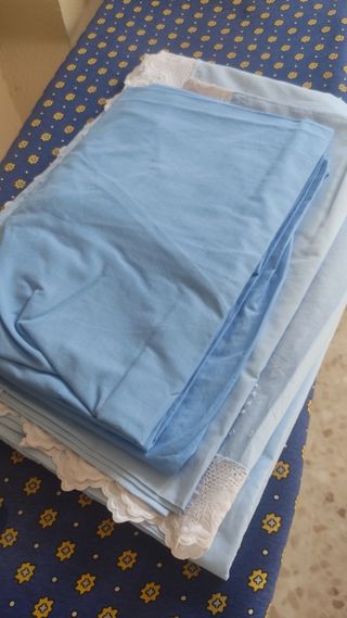 Sábanas bordadas celestes