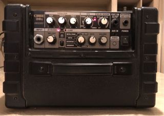 Amplificador Guitarra Roland Cube 20x