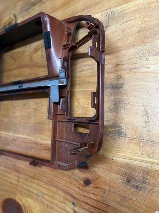 Marco consola central radio Mitsubishi V60