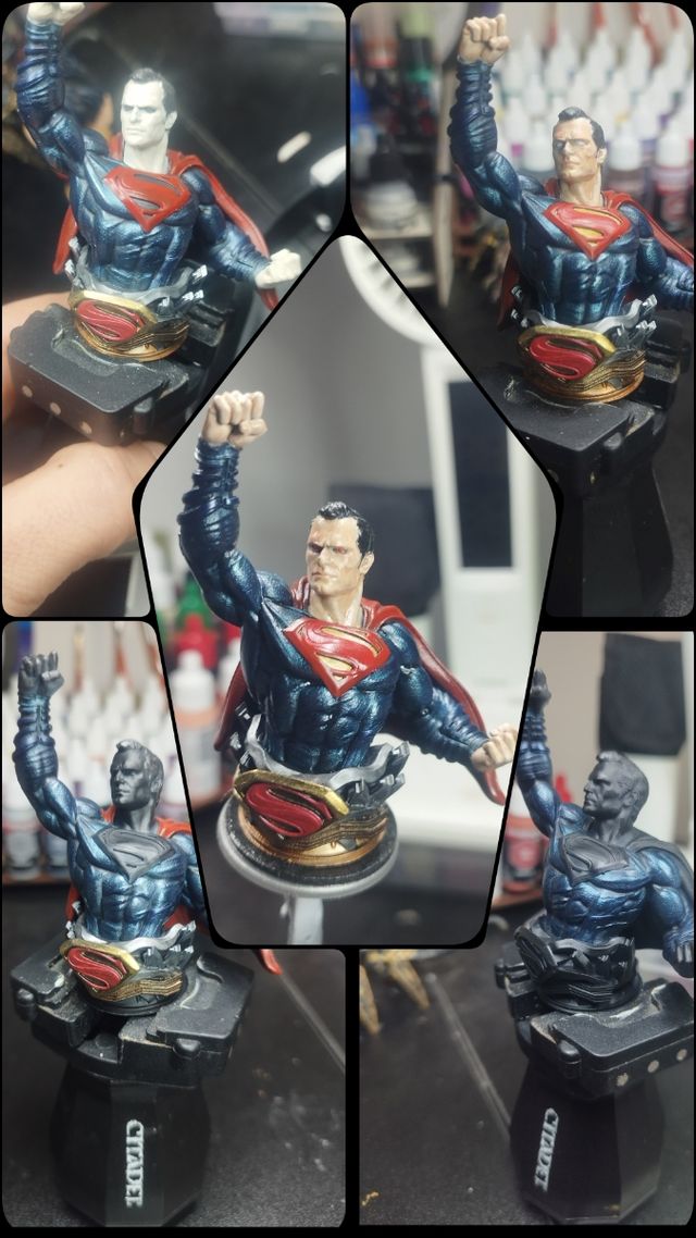 Superman Henry Cavill dipinto a mano