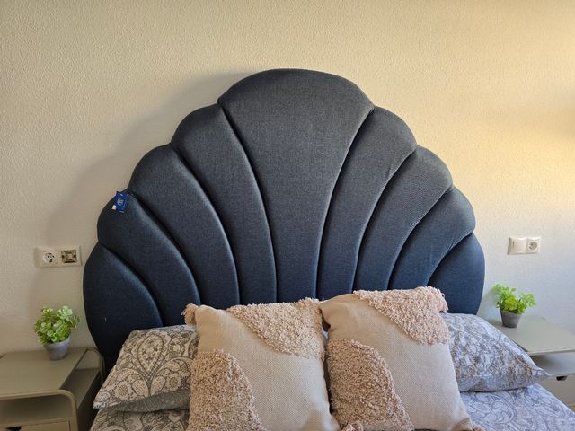 Cabecero + mesitas nuevo a estrenar