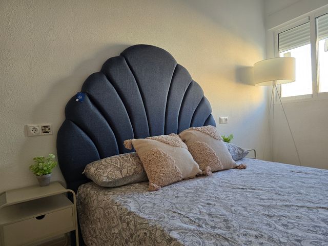 Cabecero + mesitas nuevo a estrenar