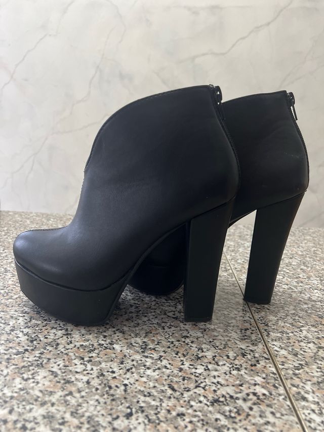 Stivaletti con tacco