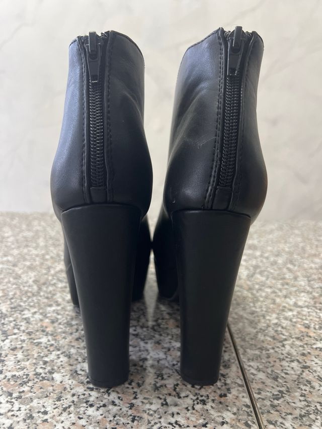 Stivaletti con tacco