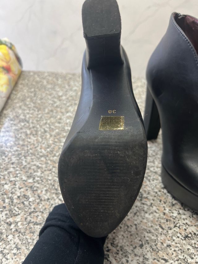 Stivaletti con tacco