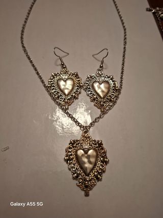 Set collana orecchini cuore sacro