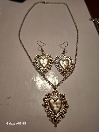 Set collana orecchini cuore sacro