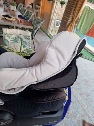 Silla coche MaxiCosi + Base Isofix BebeC