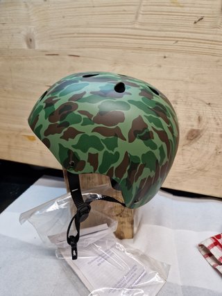 Casco camu ventura