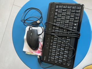 Set mouse e tastiera con tappetino omaggio