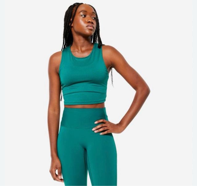 Top deportivo Decathlon