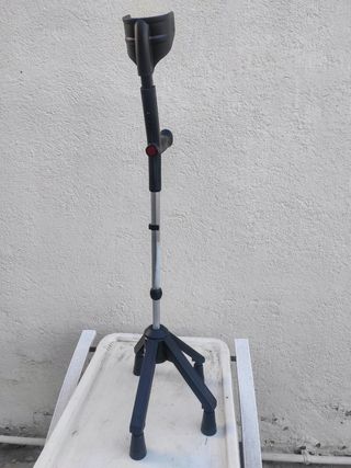 Bastón 4 apoyos con codera.