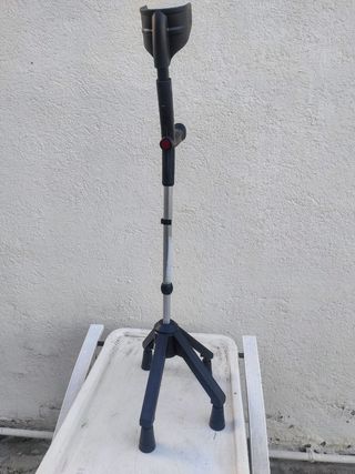 Bastón 4 apoyos con codera.