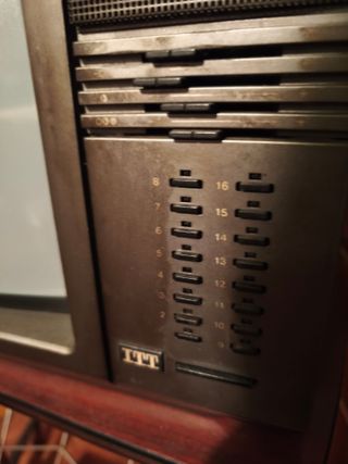 Televisor antiguo ITT