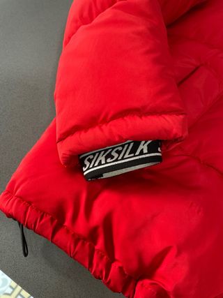 Plumífero  Siksilk rojo 