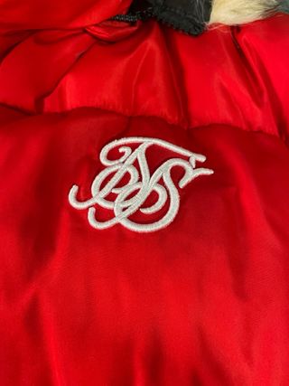 Plumífero  Siksilk rojo 
