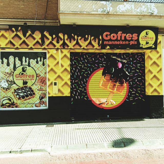 MURAL pintor graffiti local comercial decofachadas