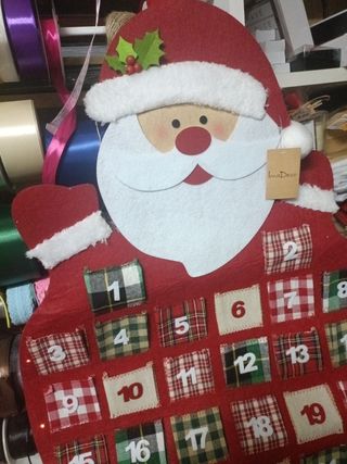 Calendario adviento papá Noel rojo