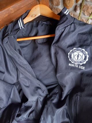 Cazadora estilo universitario americana