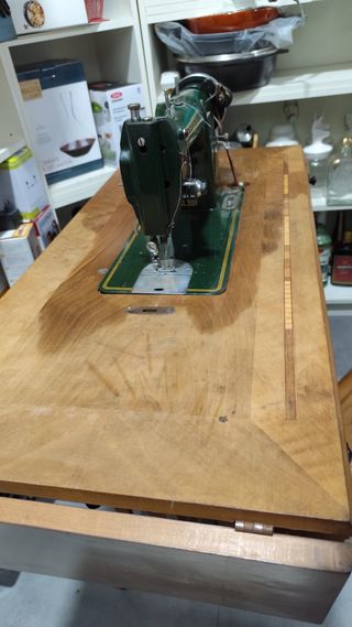 Maquina de coser REFREY - ANTIGUEDADES - COLECCION