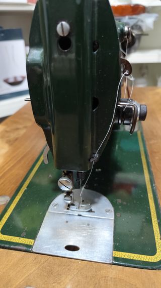 Maquina de coser REFREY - ANTIGUEDADES - COLECCION