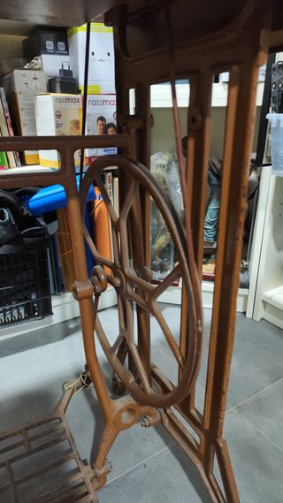 Maquina de coser REFREY - ANTIGUEDADES - COLECCION