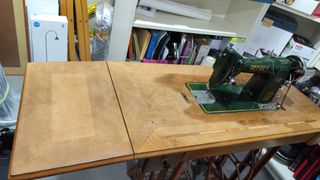 Maquina de coser REFREY - ANTIGUEDADES - COLECCION