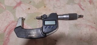 Micrometro digital 25-50mm marca Mitutoyo