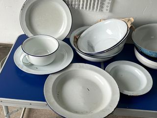 Piatti e Bacinelle Vintage in Ferro Smaltato
