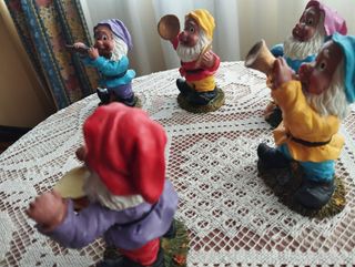 Figuras de enanitos músicos