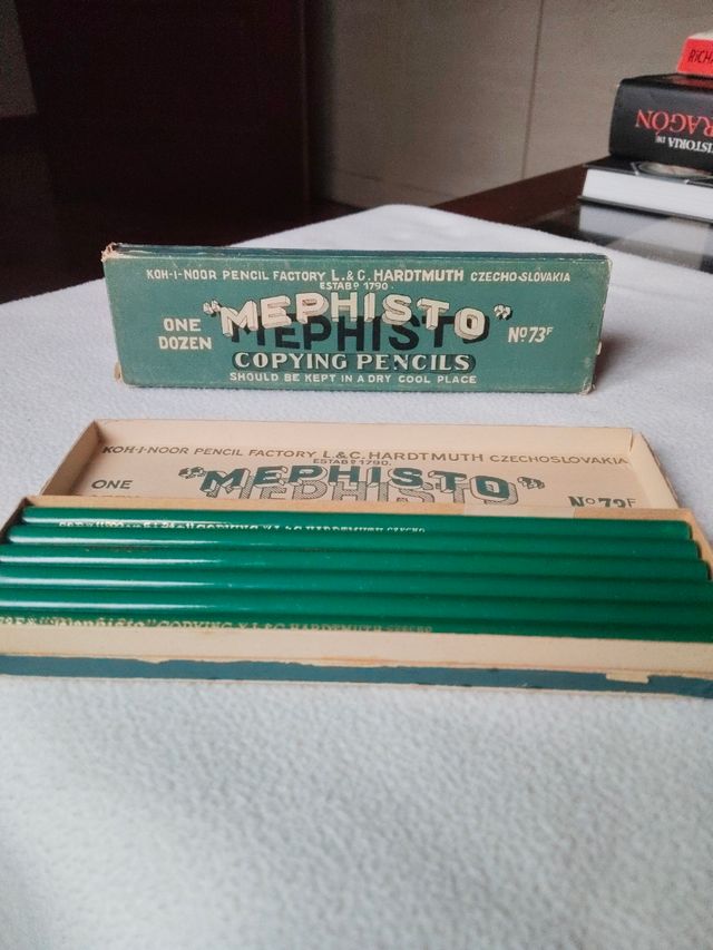 2 cajas de lápices Mephisto 73F